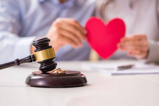 Lawyers Looking for Love on the Internet