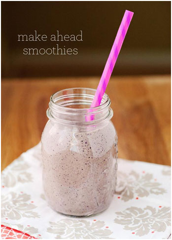 Try these 6 easy make ahead breakfasts that you can put in Mason jars and take to work for a healthy alternative to fast food.
