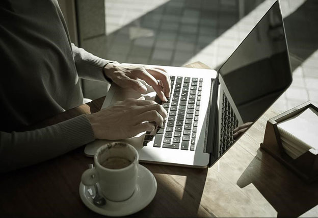 How to Find a Work-From-Home Lawyer Job How to Find a Work-From-Home Lawyer Job