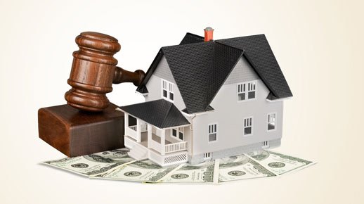 Choosing a Career as a Real Estate Attorney