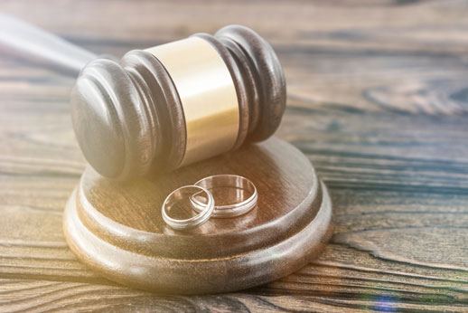 The Etiquette of Wedding Rings and Other Jewelery During a Law Firm Interview