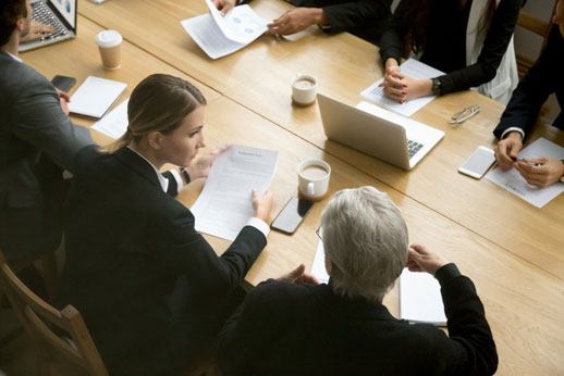 The 3 Pros and 3 Cons of Transactional Law The 3 Pros and 3 Cons of Transactional Law