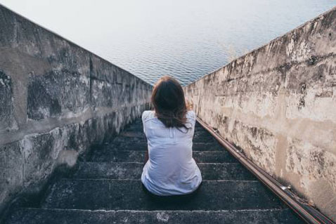 Here are 3 things you can do that will help you feel less lonely Here are 3 things you can do that will help you feel less lonely