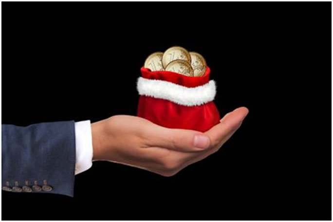 Holiday Bonuses at Law Firms: How Do They Work and What Do You Need to Know